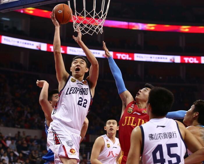 际大赛中屡 际大赛中屡